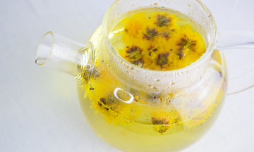 Zo zet je de heerlijke gouden chrysant thee